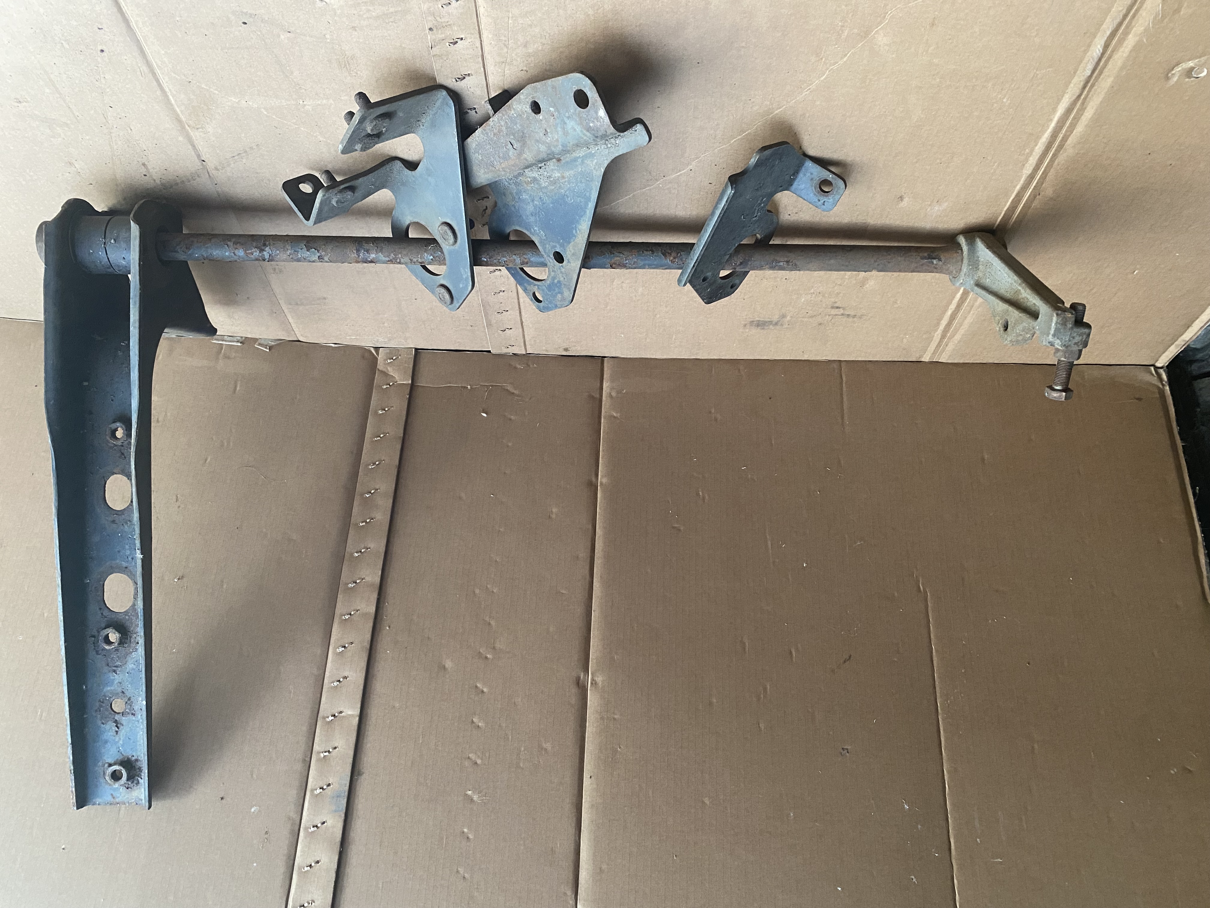 Торсион стабилизатор кабины в сборе Мерседес Атего