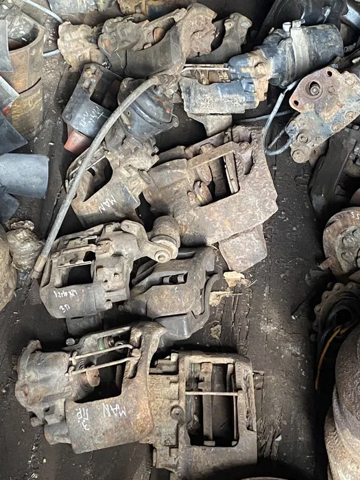 Гальмівні суппорта MAN L2000, F2000, TGA Mercedes Atego, Vario
