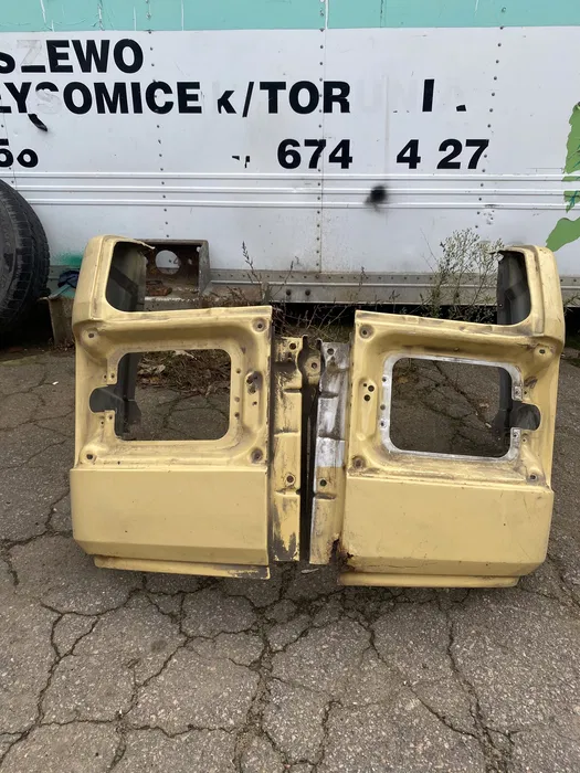 Крило переднє праве, ліве Mercedes Rex 609, 709, 711, 811 Vario